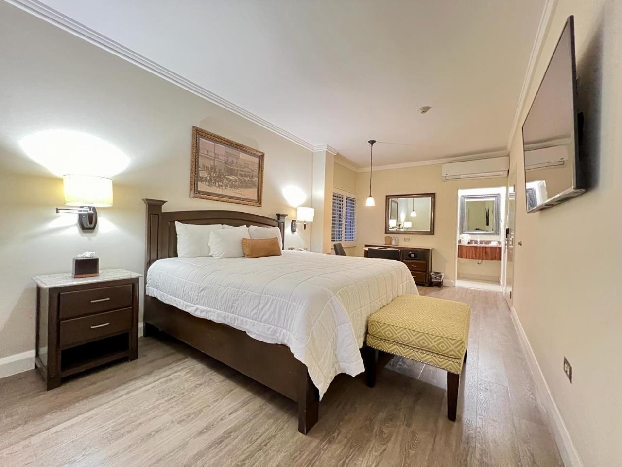 Hotel Caesars Tijuana Bagian luar foto